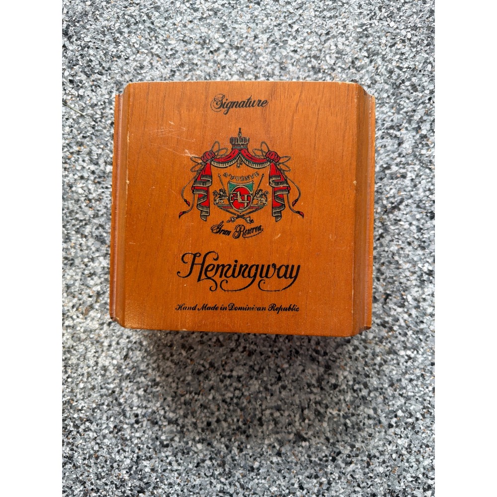 Arturo Fuente Hemingway Signature Gran Reserva Wood Cigar Box Dominican Republic
